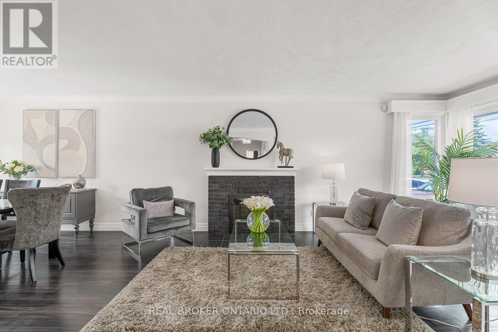 Photo 12 of 752 Smyth Road, Ottawa ON
