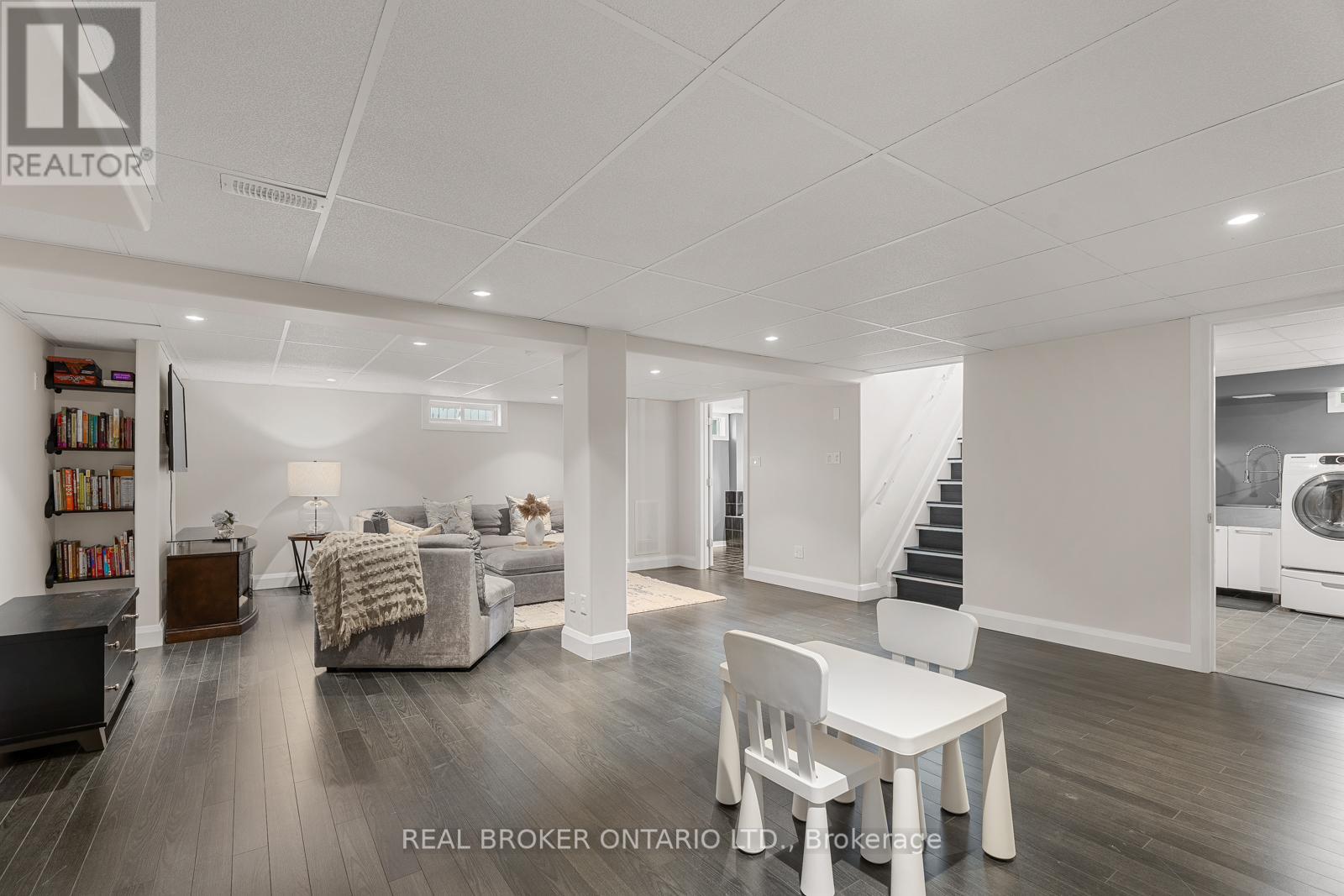 Photo 31 of 752 Smyth Road, Ottawa ON