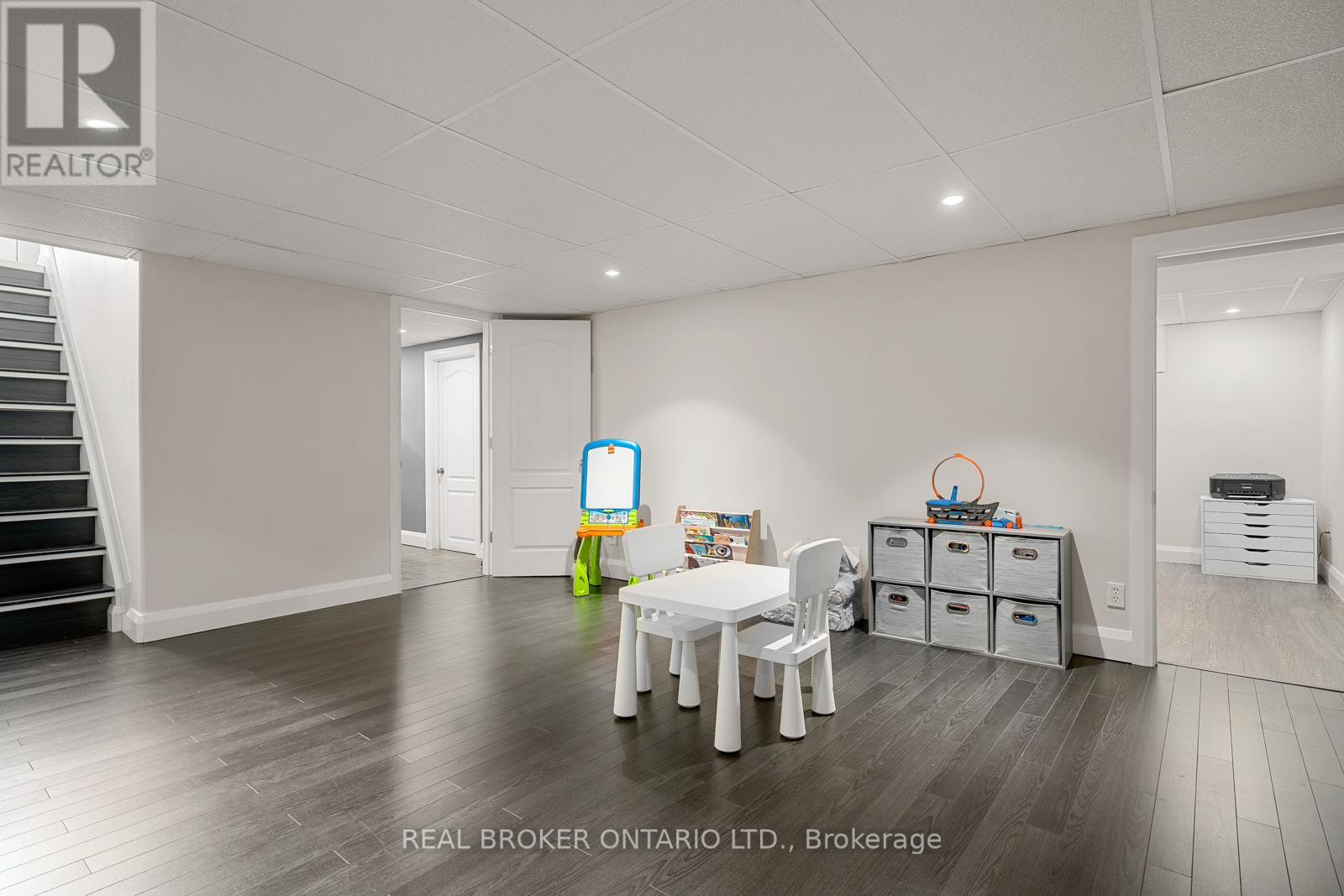 Photo 35 of 752 Smyth Road, Ottawa ON