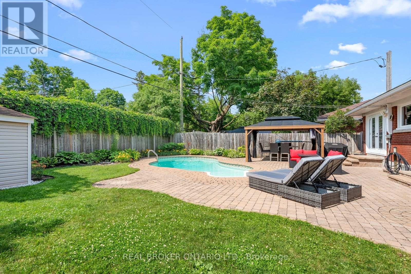 Photo 9 of 752 Smyth Road, Ottawa ON