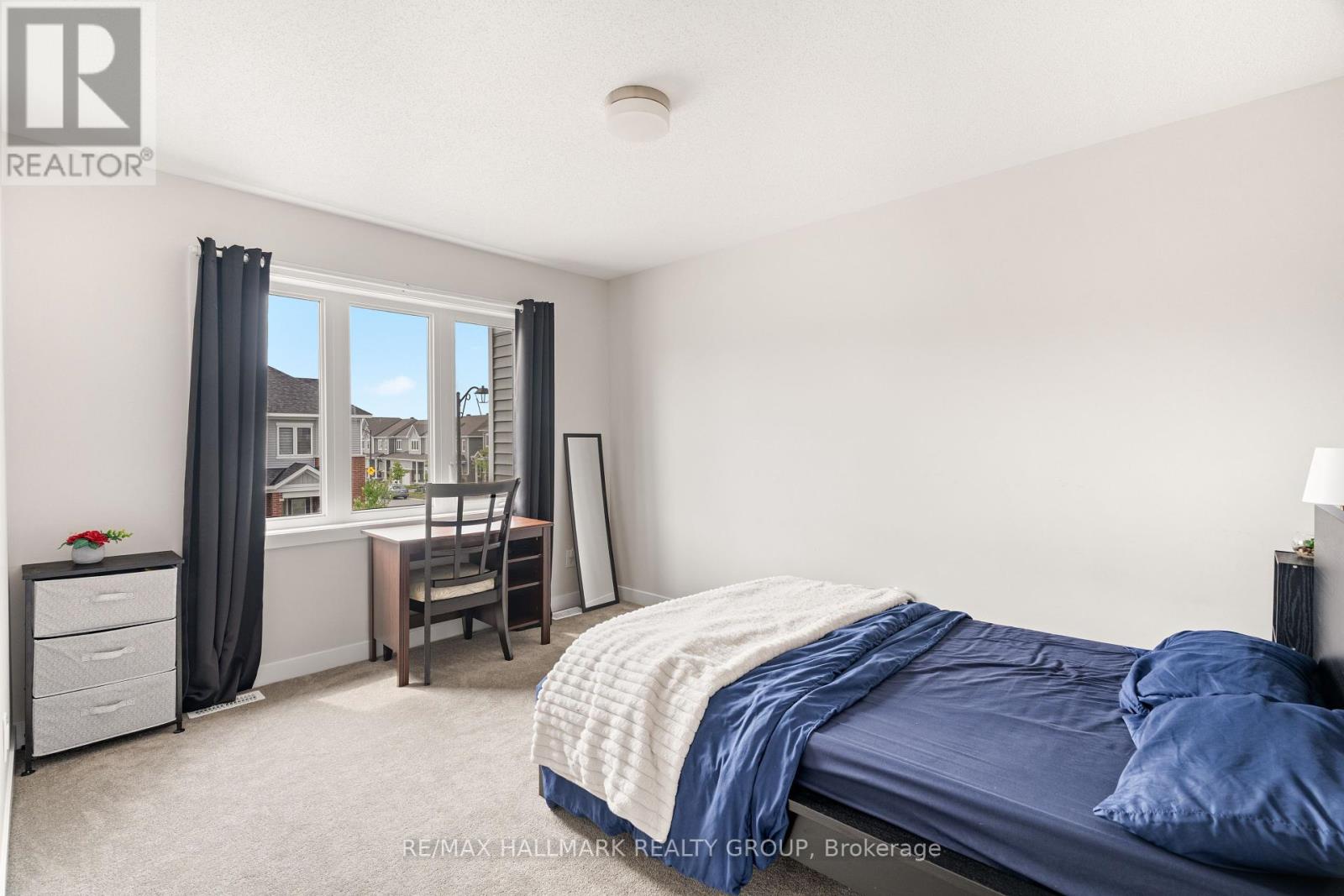 Photo 12 of 243 Surface Lane, Ottawa ON