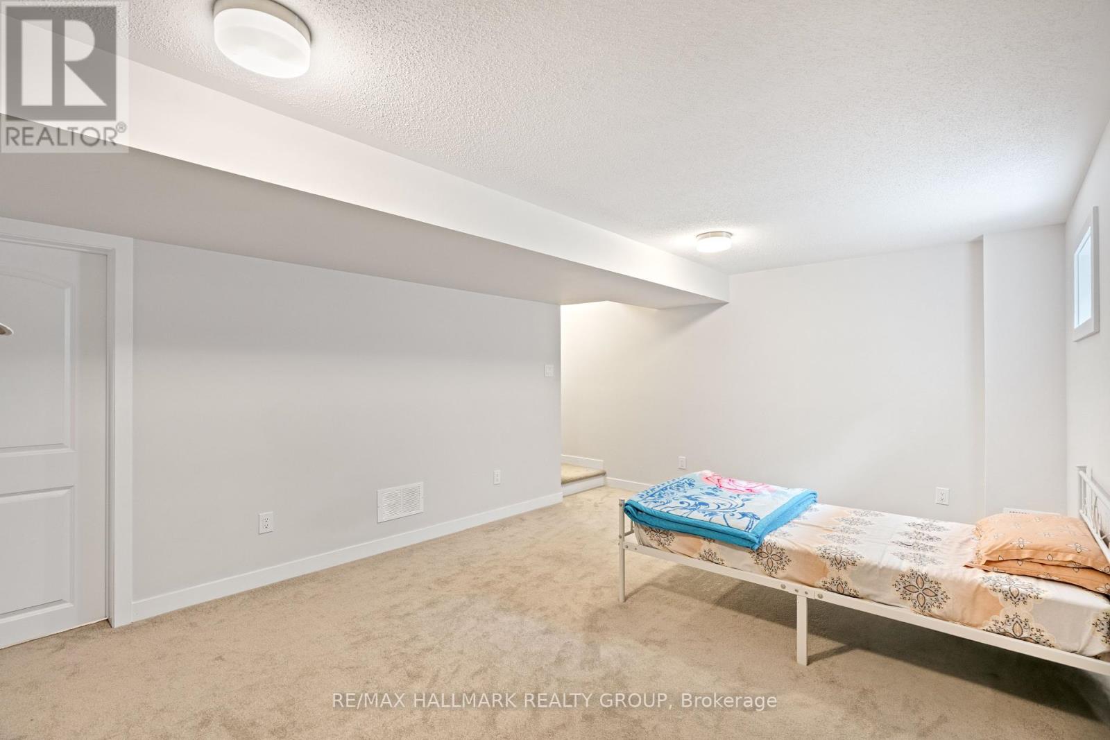 Photo 23 of 243 Surface Lane, Ottawa ON