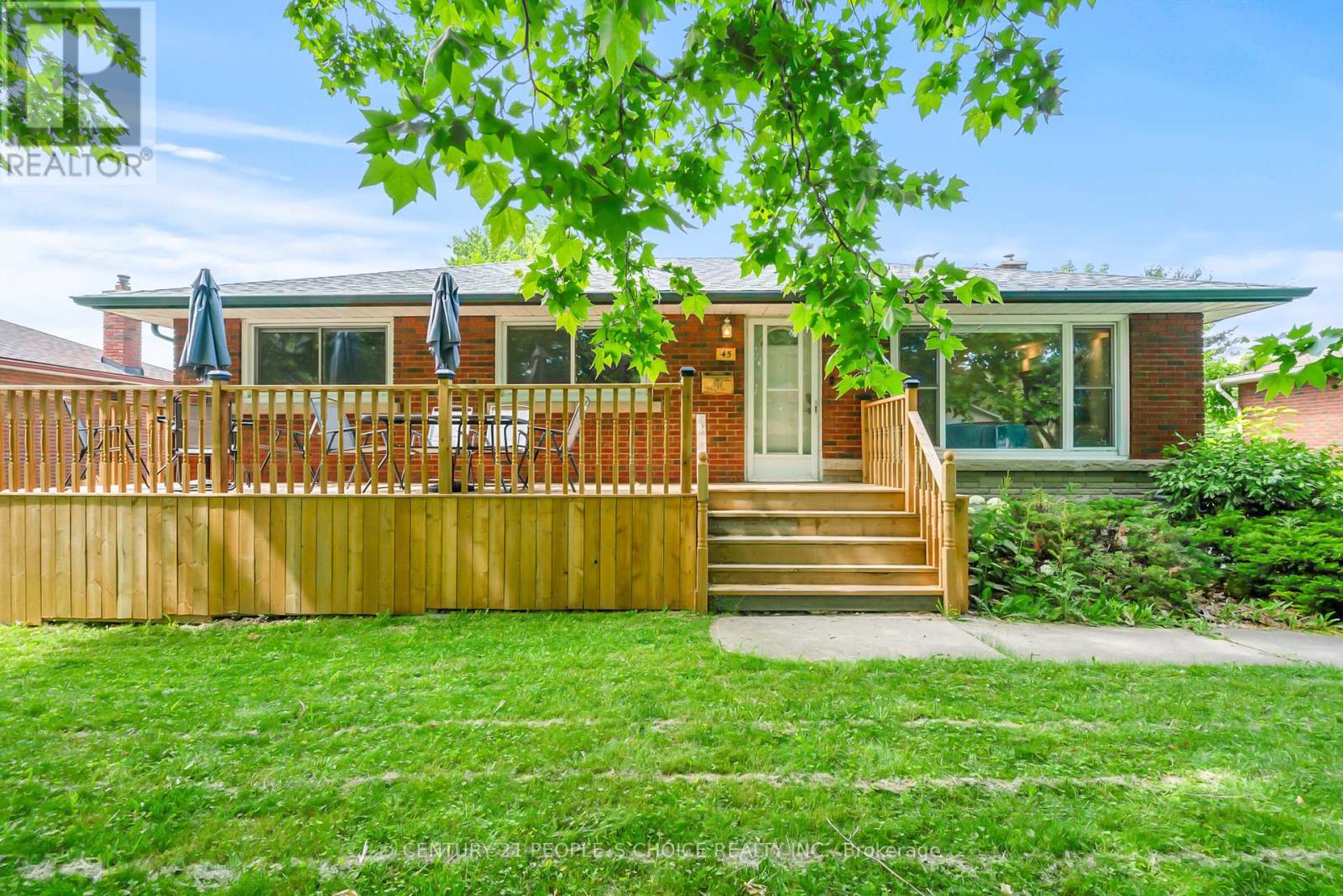 Photo 12 of 45 Chestnut Street W, St Catharines ON