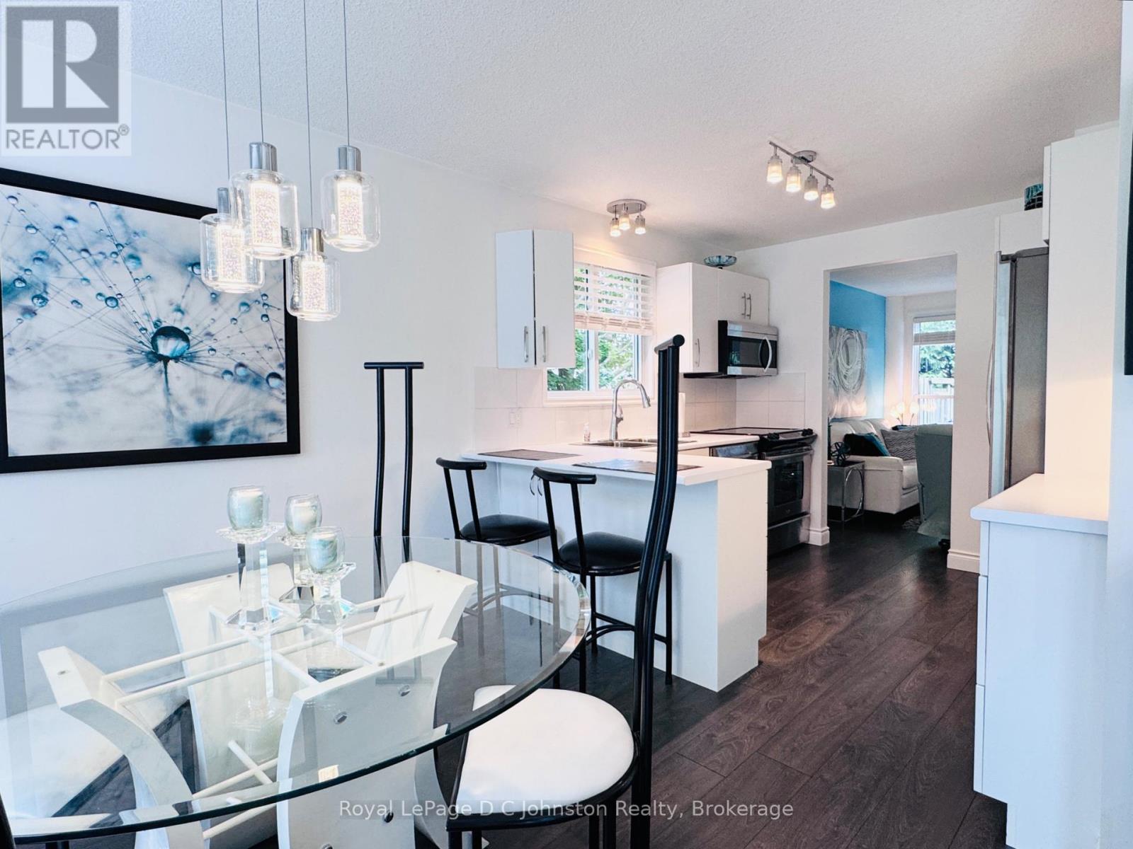 Photo 13 of 1 160 Morpeth Street, Saugeen Shores ON
