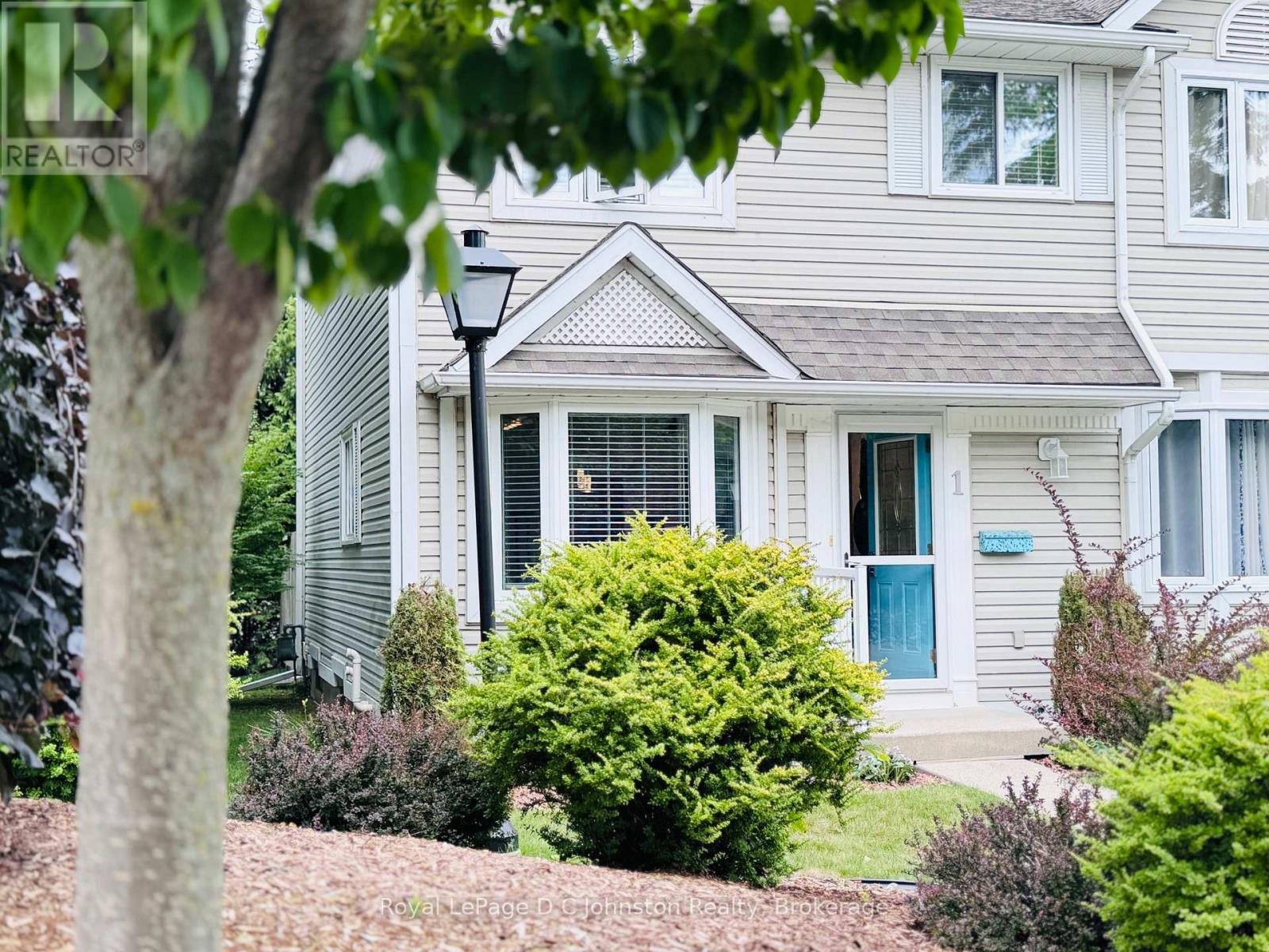 Photo 8 of 1 160 Morpeth Street, Saugeen Shores ON
