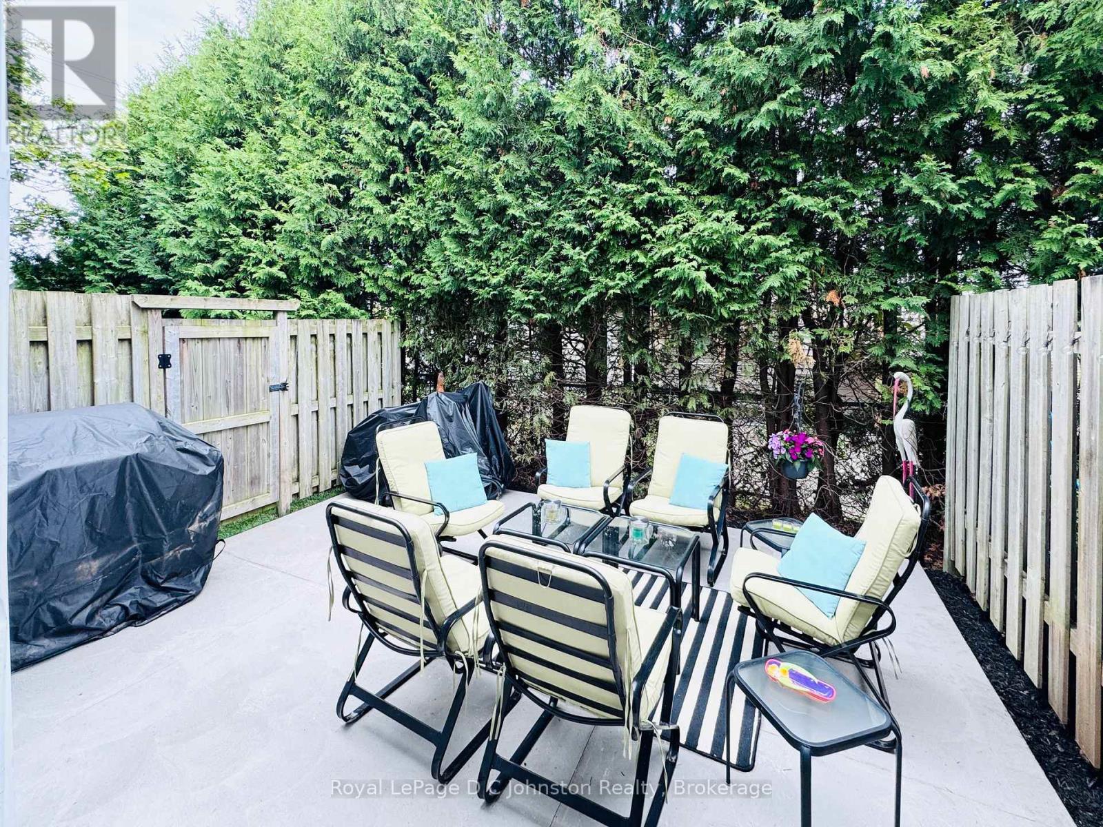 Photo 12 of 1 160 Morpeth Street, Saugeen Shores ON