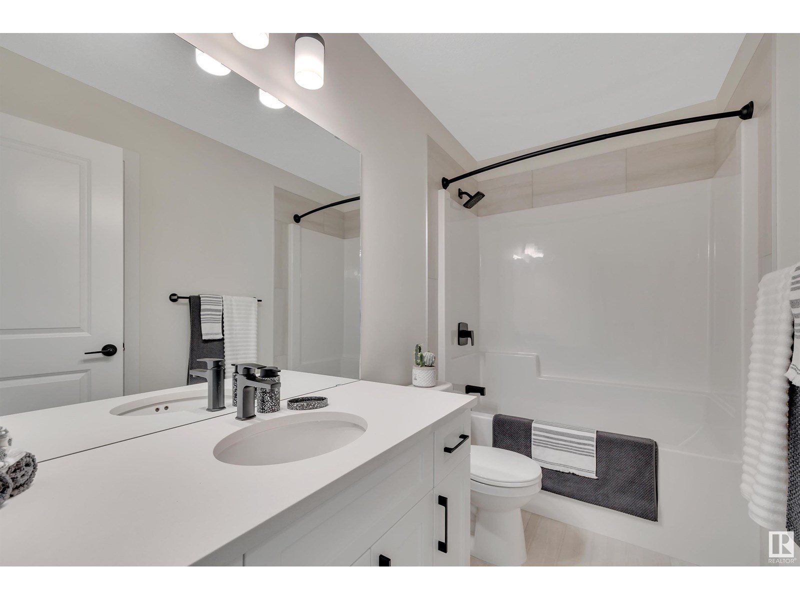 Photo 40 of 8905 223 A St Nw, Edmonton AB