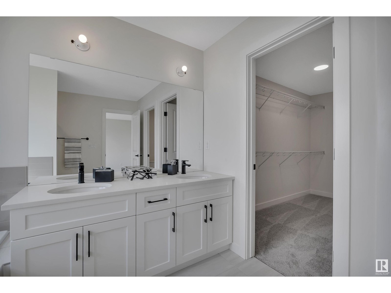 Photo 39 of 8905 223 A St Nw, Edmonton AB