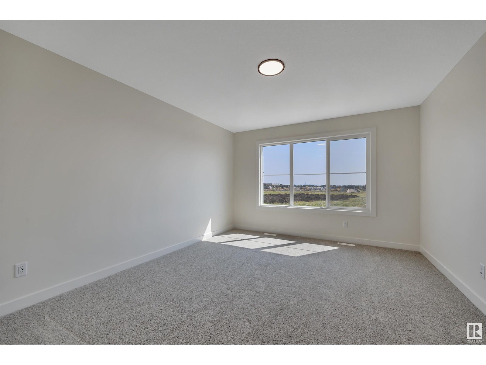 Photo 15 of 8905 223 A St Nw, Edmonton AB