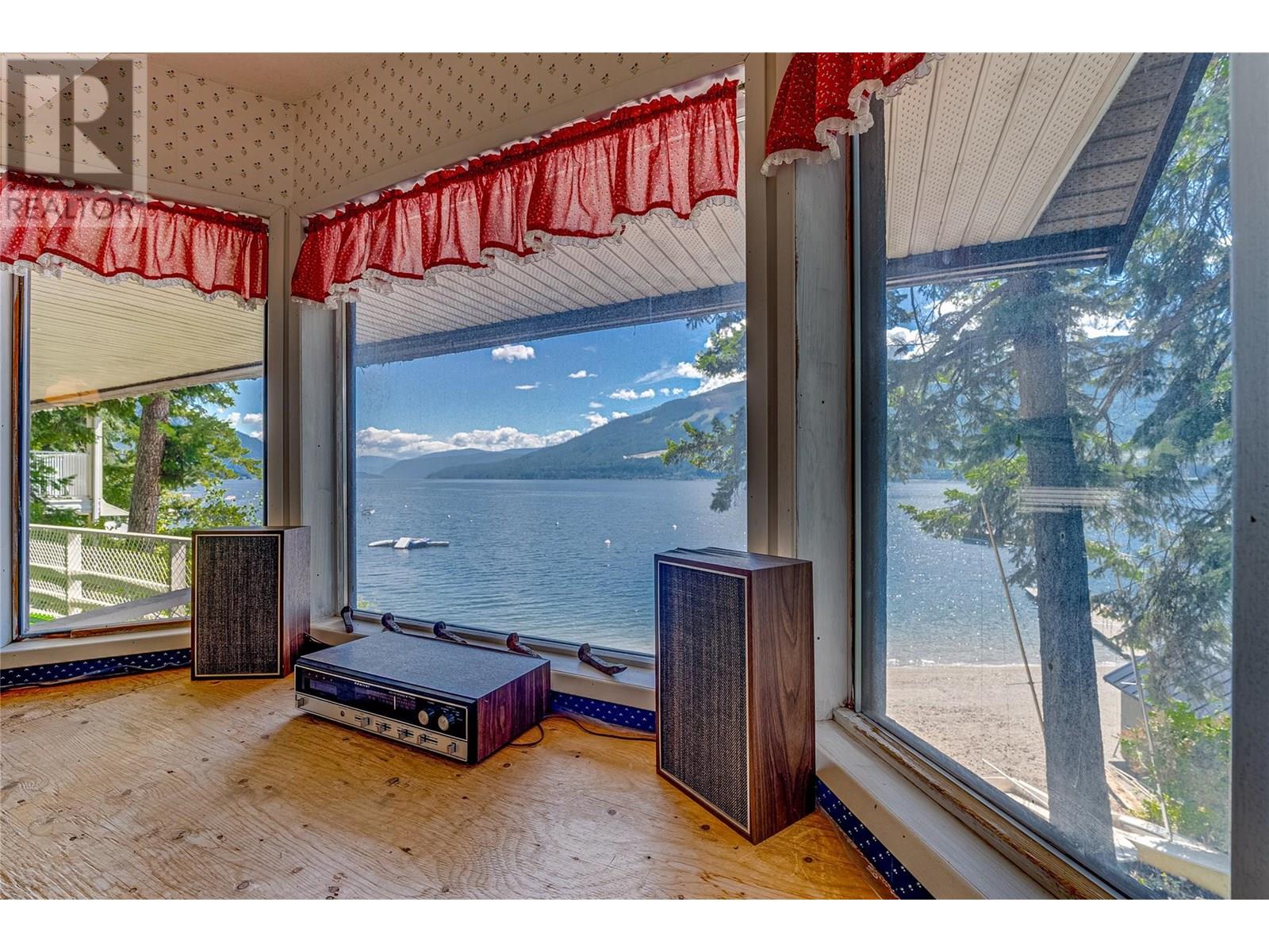 Photo 23 of 4742 Sunnybrae Canoe Point Road, Tappen BC