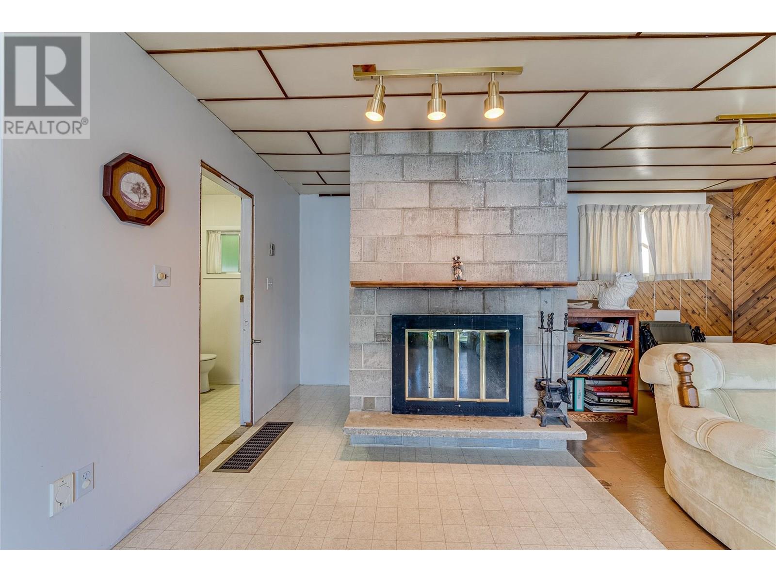Photo 34 of 4742 Sunnybrae Canoe Point Road, Tappen BC