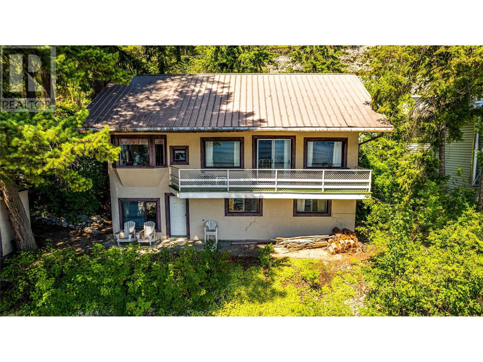 Photo 3 of 4742 Sunnybrae Canoe Point Road, Tappen BC