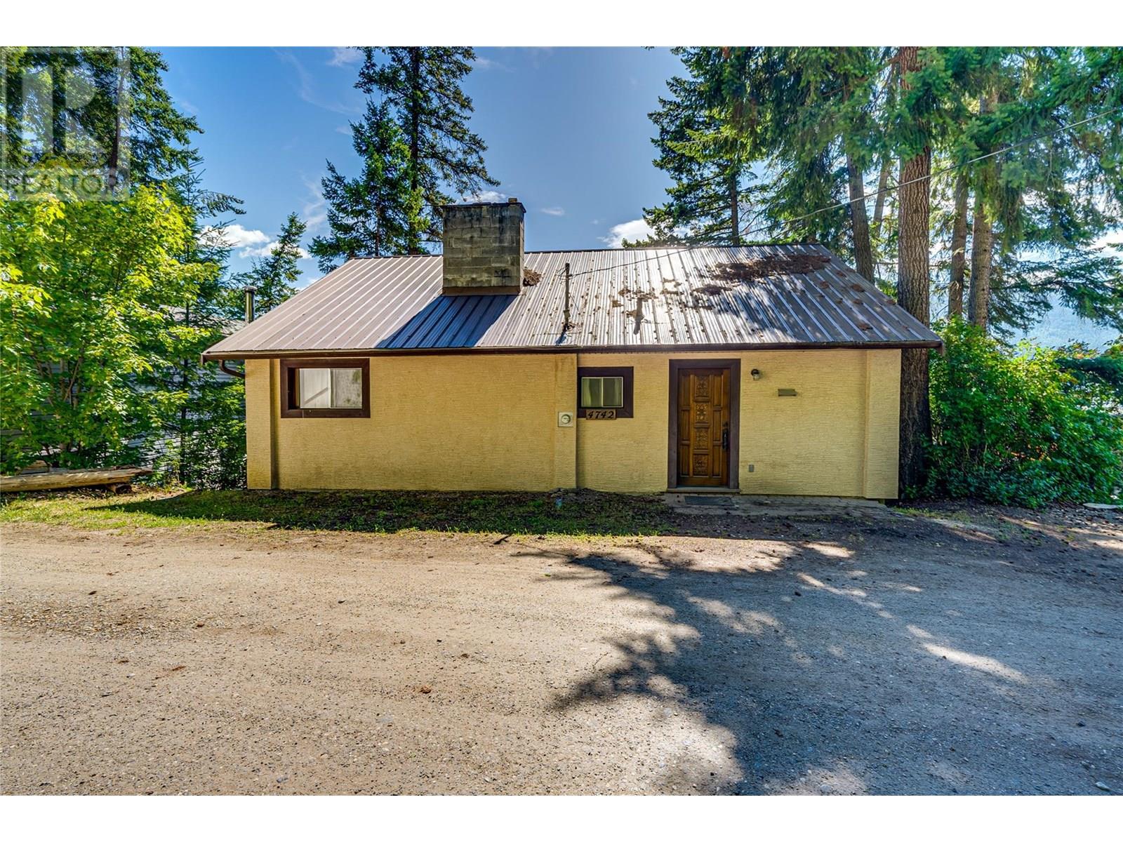 Photo 22 of 4742 Sunnybrae Canoe Point Road, Tappen BC