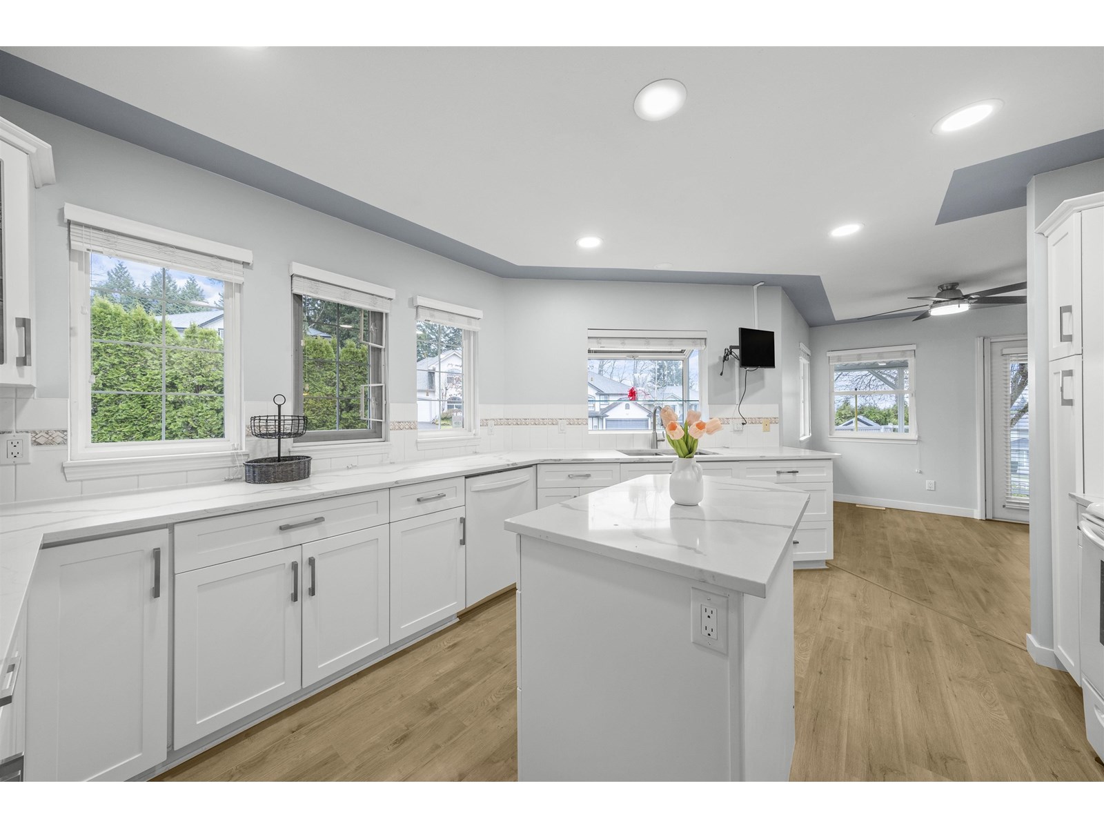 Photo 9 of 5089 219 A Street, Langley BC