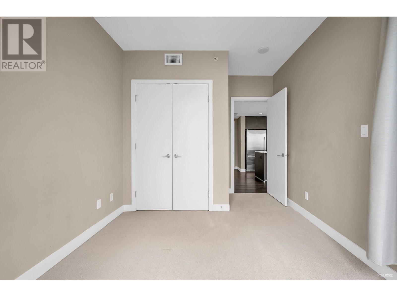 Photo 13 of 2807 2008 Rosser Avenue, Burnaby BC