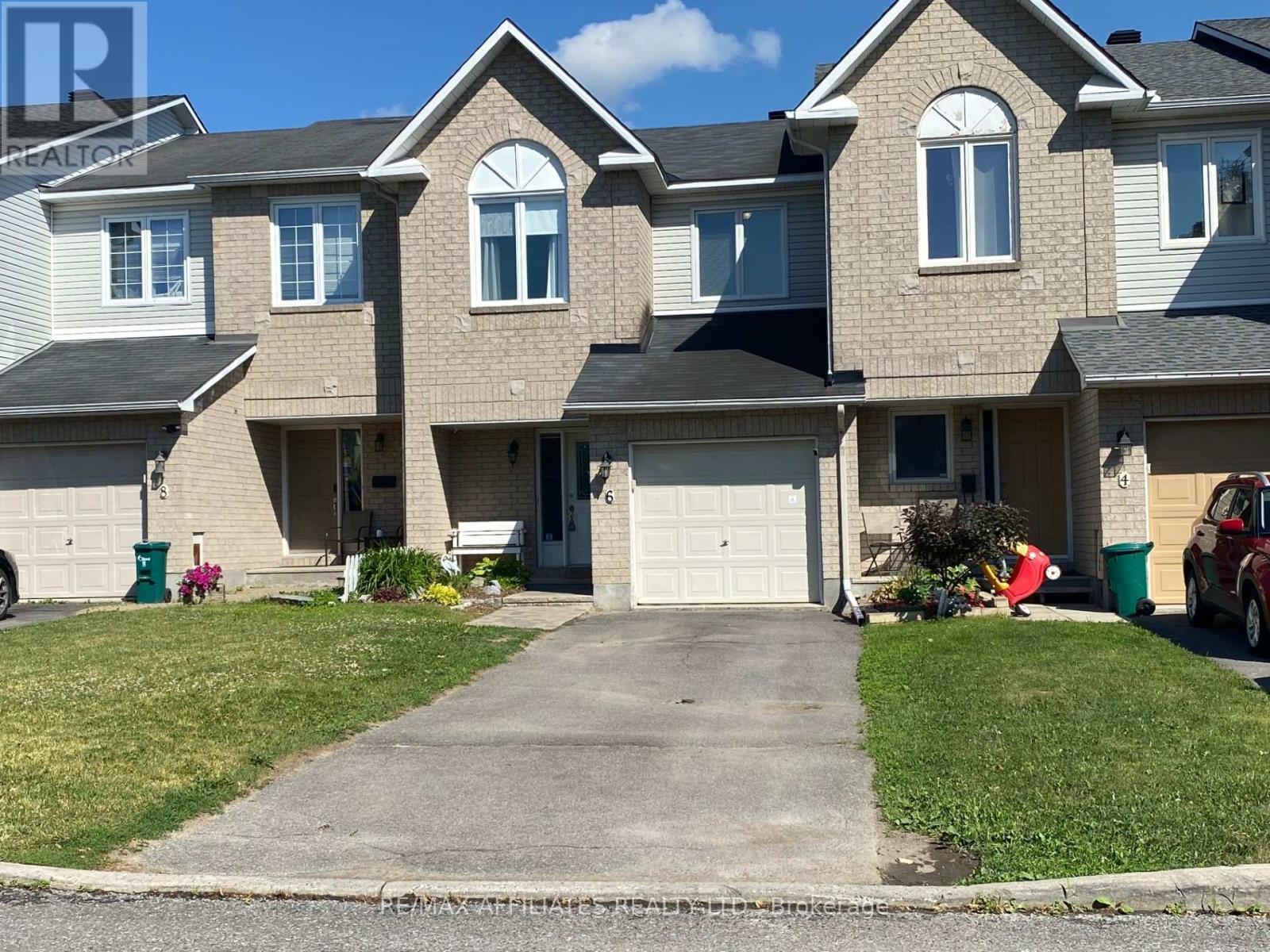 Long private Driveway easily fits pickup & SUV!