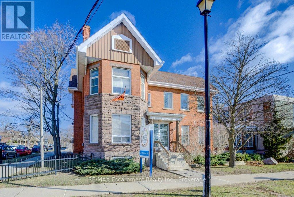Photo 2 of 70 Chatham Street, Brantford ON