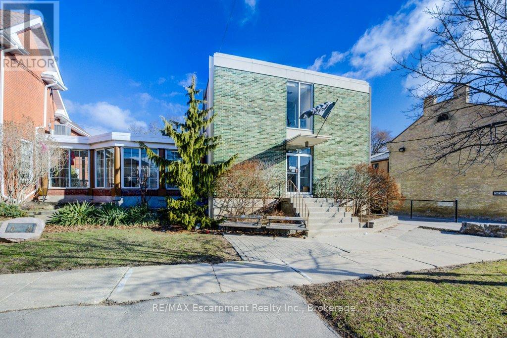 Photo 5 of 70 Chatham Street, Brantford ON