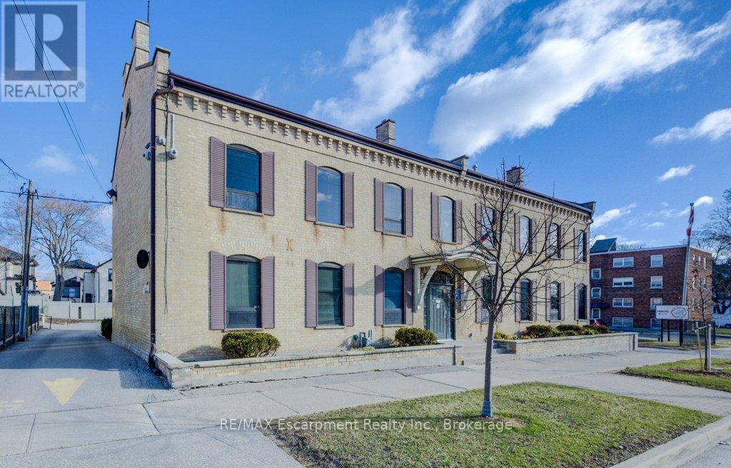 Photo 1 of 80 Chatham Street, Brantford ON