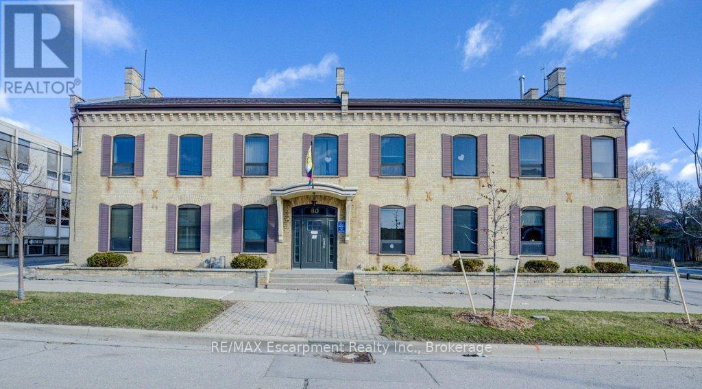 Photo 2 of 80 Chatham Street, Brantford ON