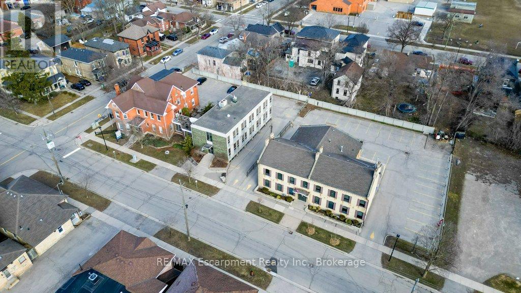 Photo 4 of 80 Chatham Street, Brantford ON