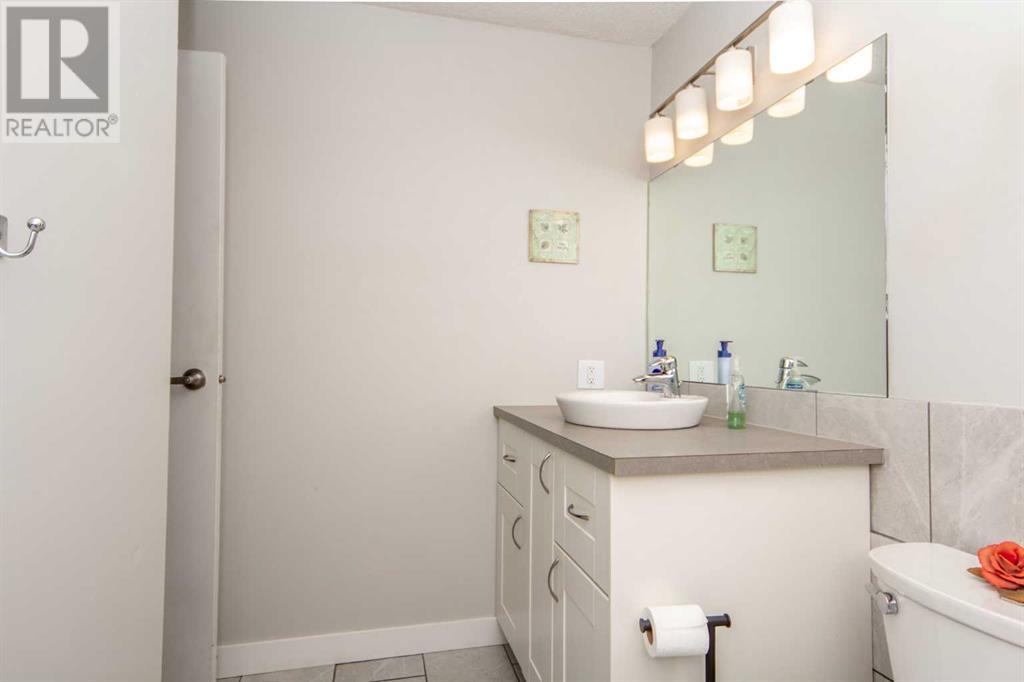Single Family House for Sale in    Street SW Canyon Meadows Calgary 