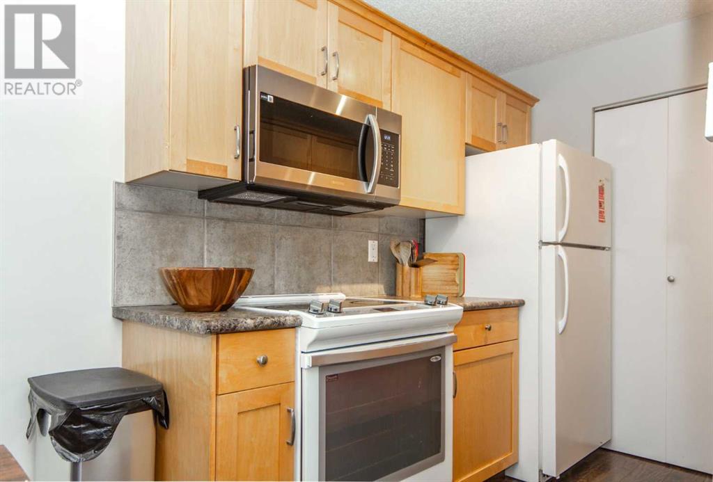 Single Family House for Sale in    Street SW Canyon Meadows Calgary 