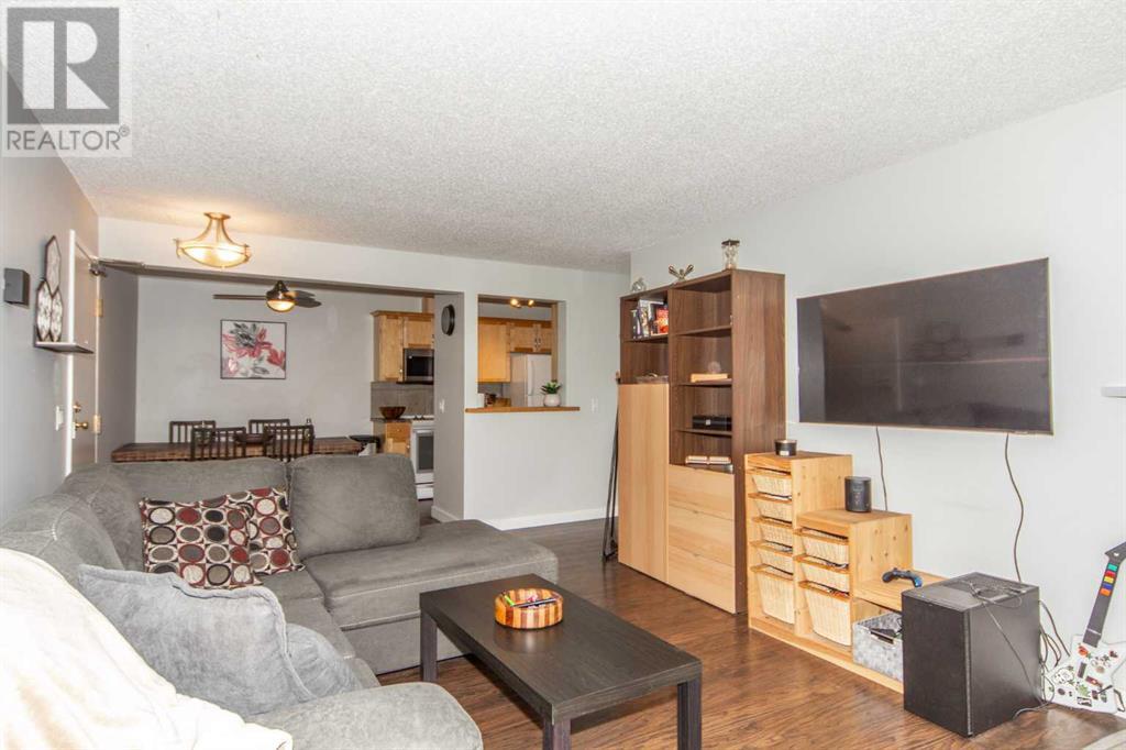 Single Family House for Sale in    Street SW Canyon Meadows Calgary 
