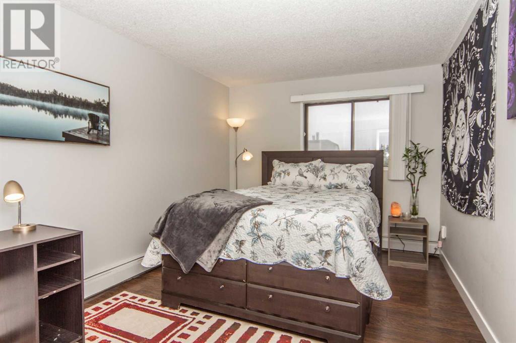 Single Family House for Sale in    Street SW Canyon Meadows Calgary 