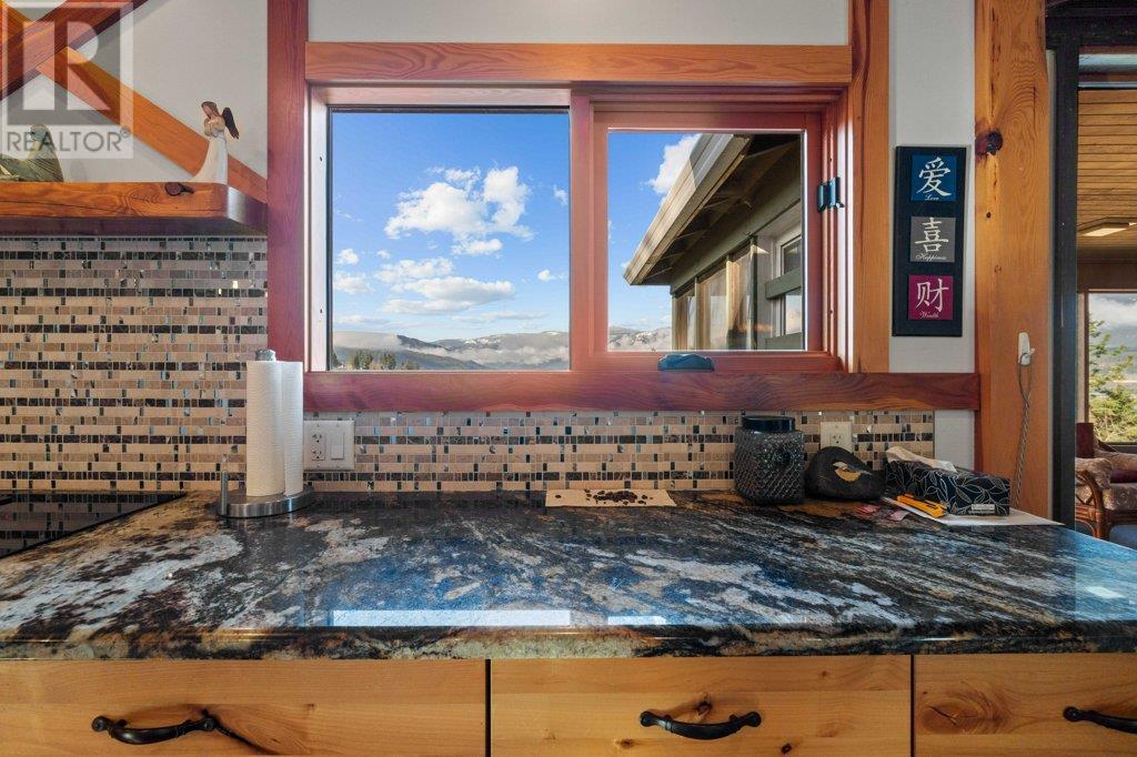 Photo 24 of 1321 10 Avenue Ne, Salmon Arm BC