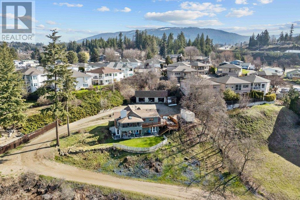 Photo 14 of 1321 10 Avenue Ne, Salmon Arm BC