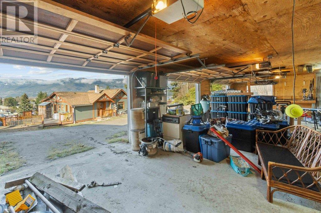 Photo 11 of 1321 10 Avenue Ne, Salmon Arm BC
