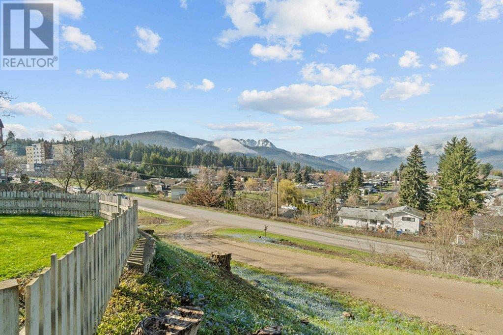 Photo 34 of 1321 10 Avenue Ne, Salmon Arm BC