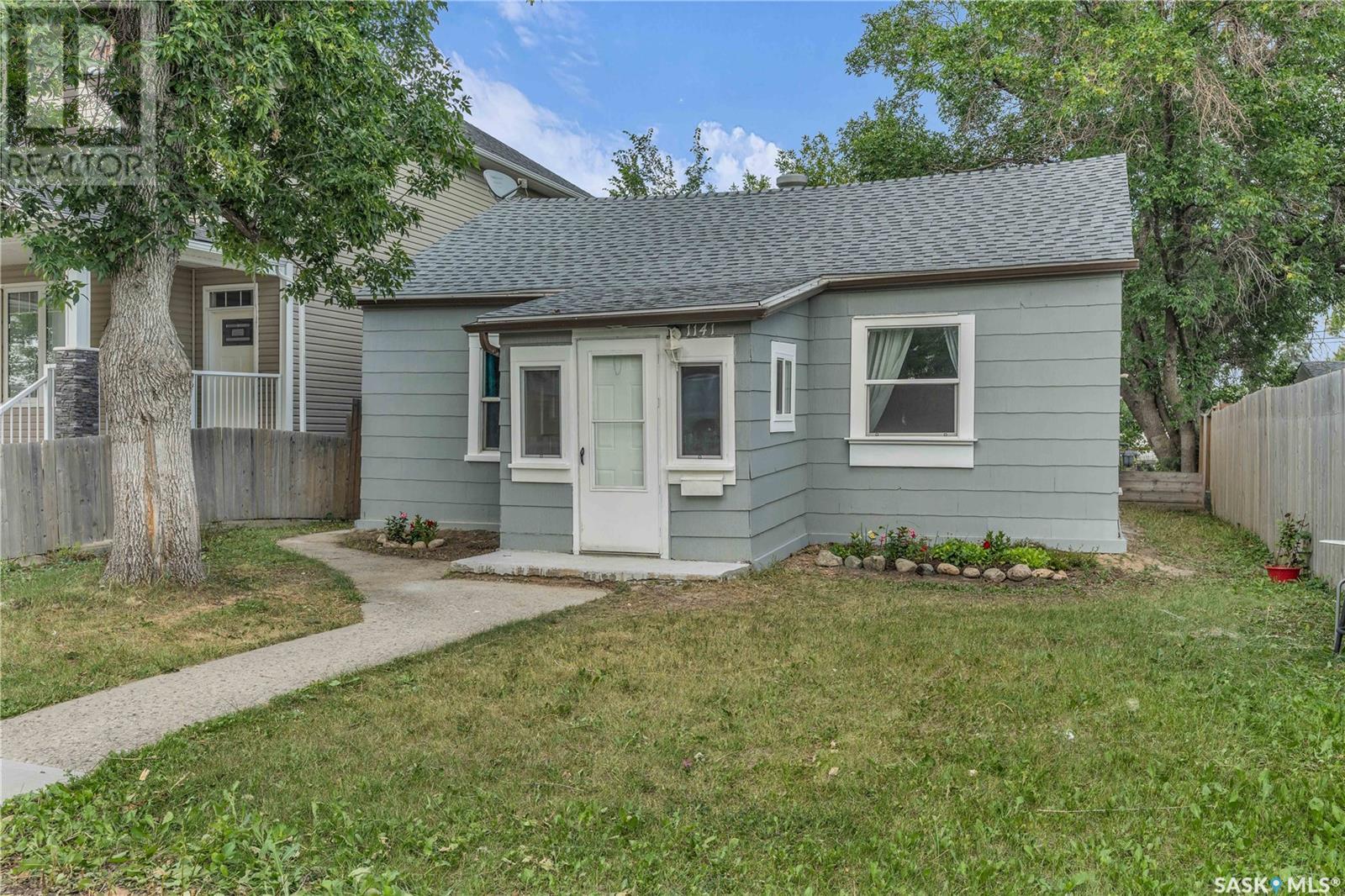 Photo 3 of 1141 Wallace Street, Regina SK