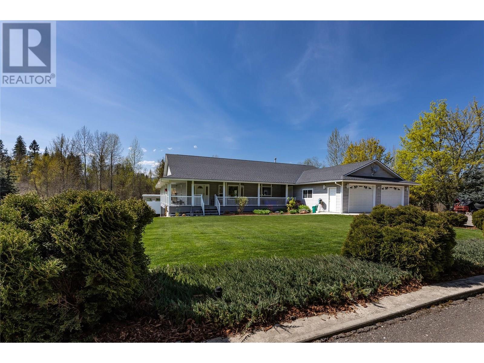 Photo 5 of 2201 50th Street, Salmon Arm BC