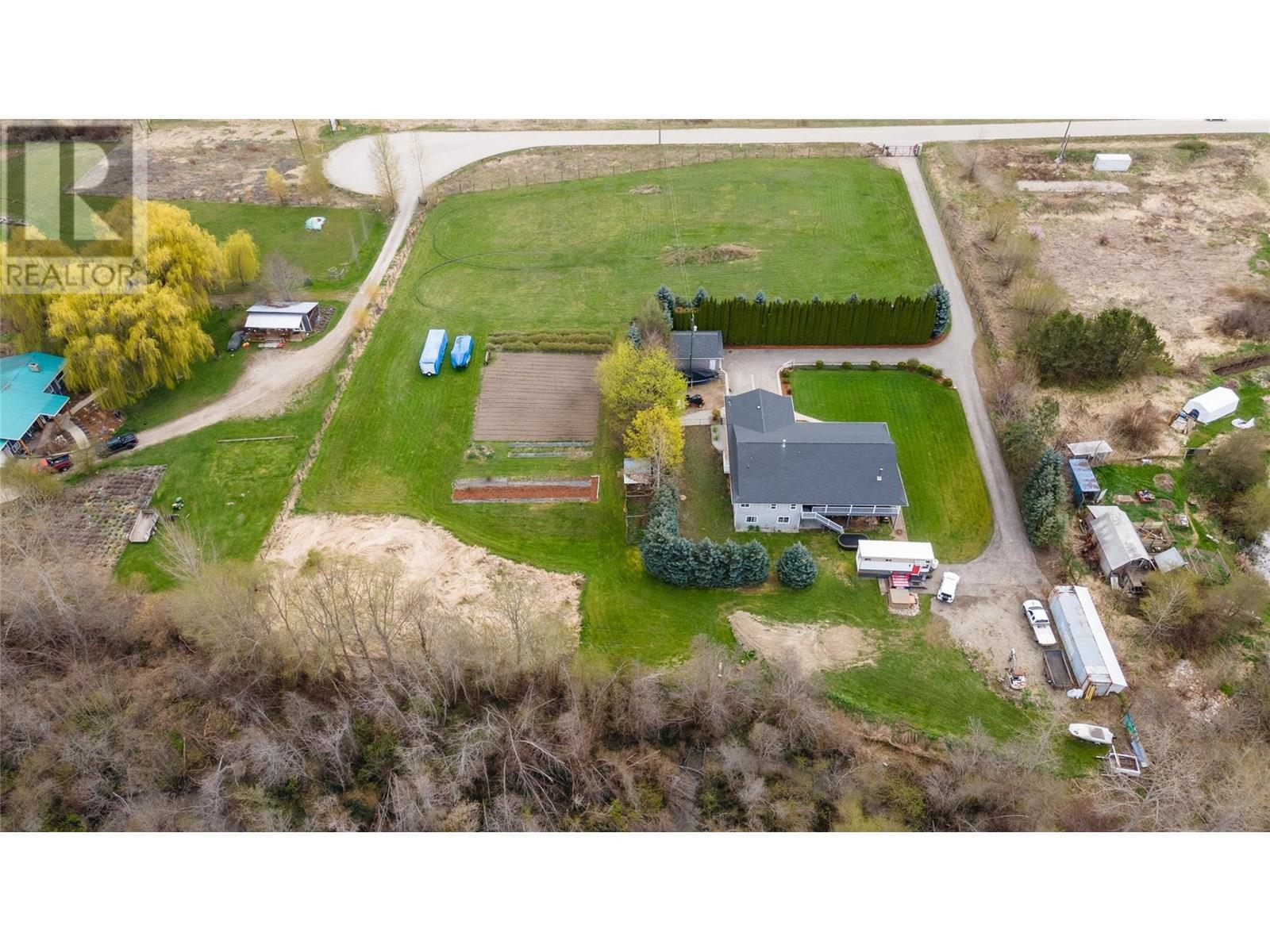 Photo 18 of 2201 50th Street, Salmon Arm BC