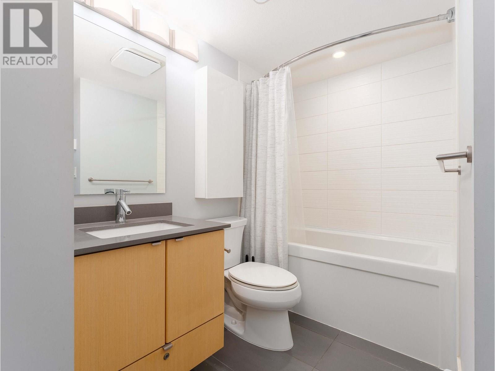 Photo 18 of 223 735 W 15th Street, North Vancouver BC