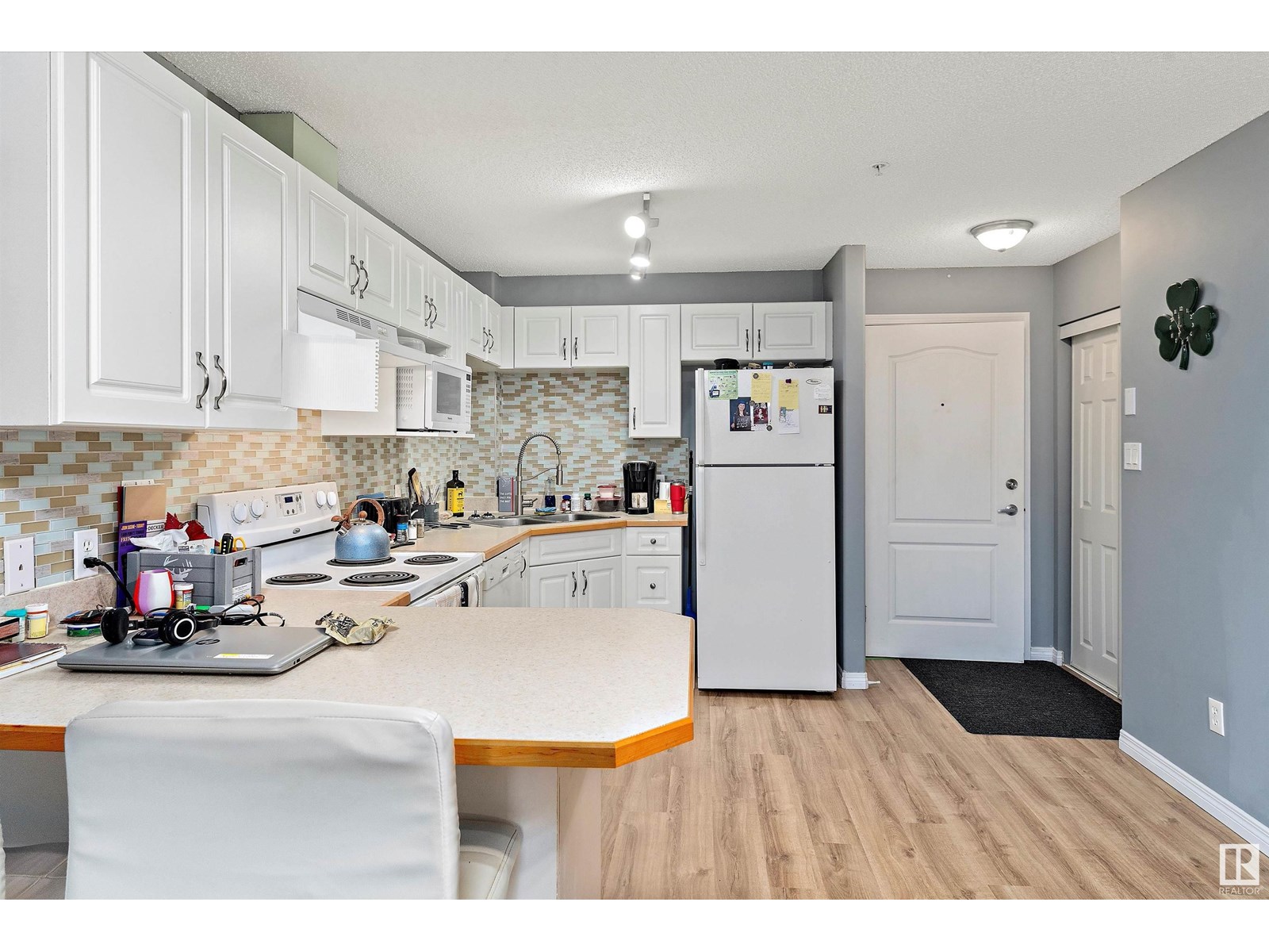 Photo 11 of 122 3425 19 St Nw, Edmonton AB