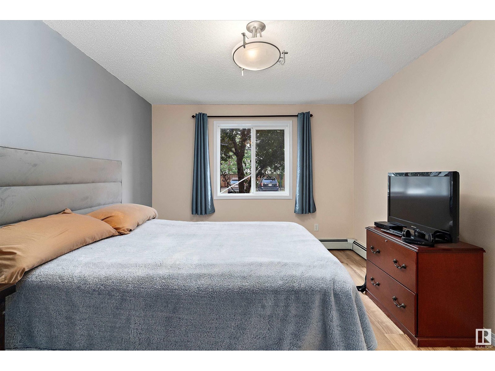 Photo 19 of 122 3425 19 St Nw, Edmonton AB
