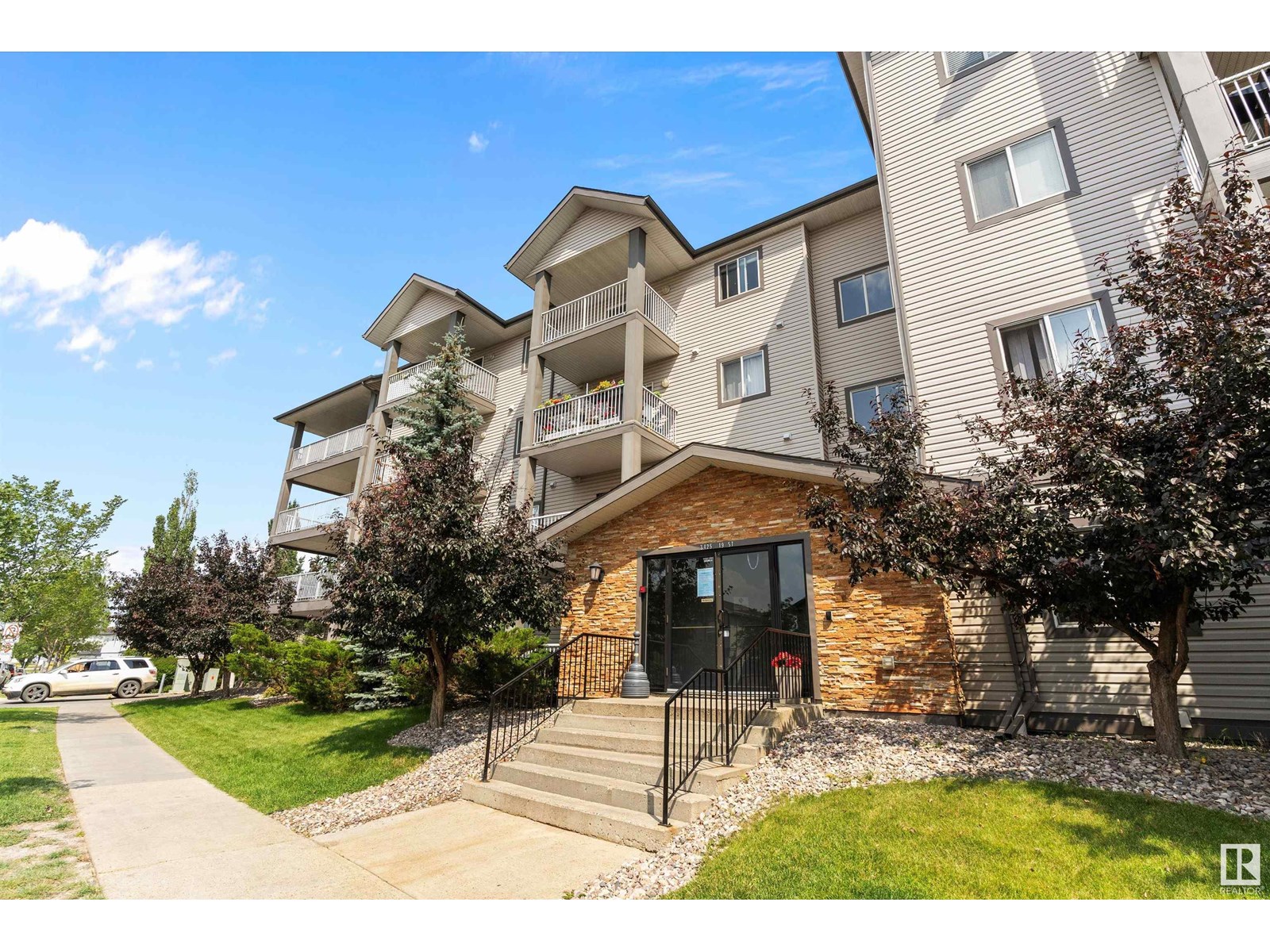 Photo 2 of 122 3425 19 St Nw, Edmonton AB