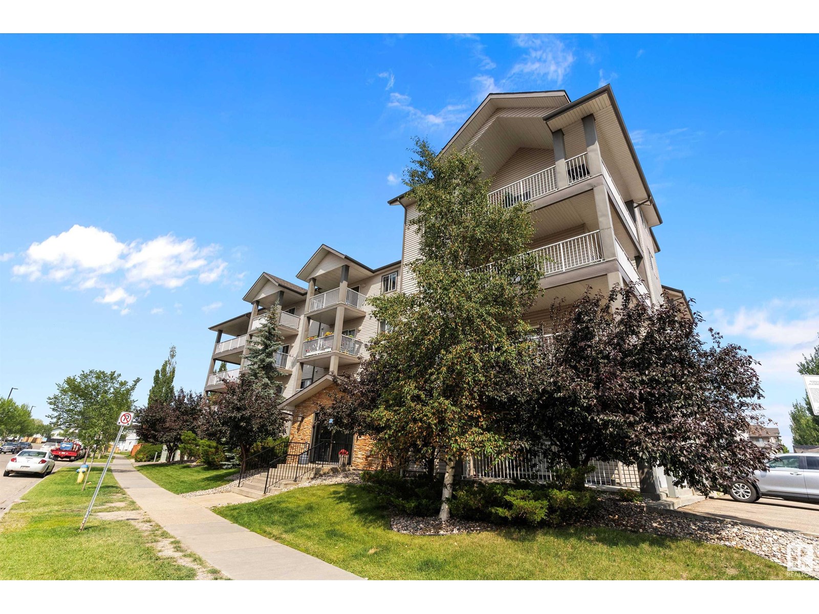 Photo 6 of 122 3425 19 St Nw, Edmonton AB