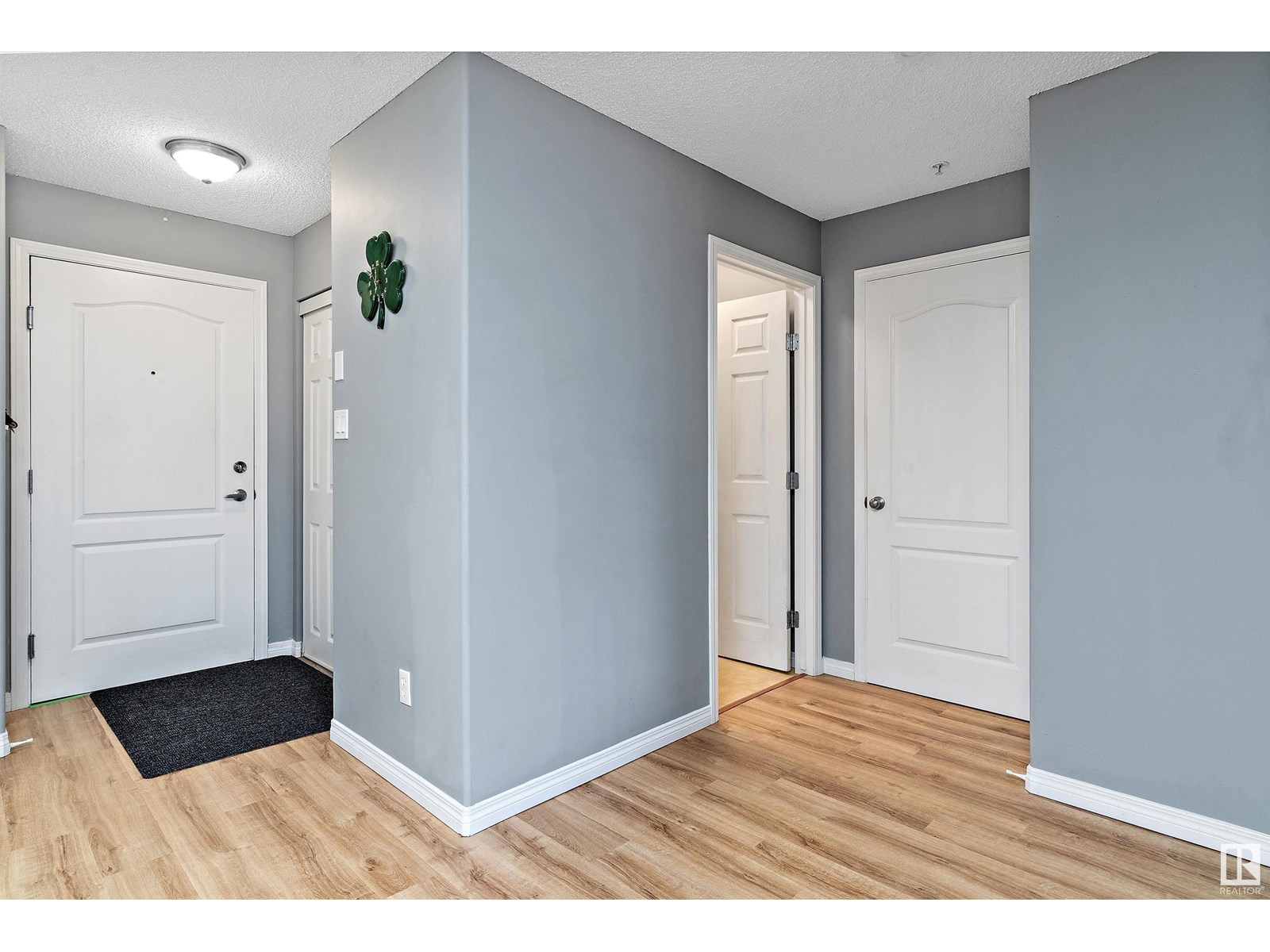 Photo 7 of 122 3425 19 St Nw, Edmonton AB