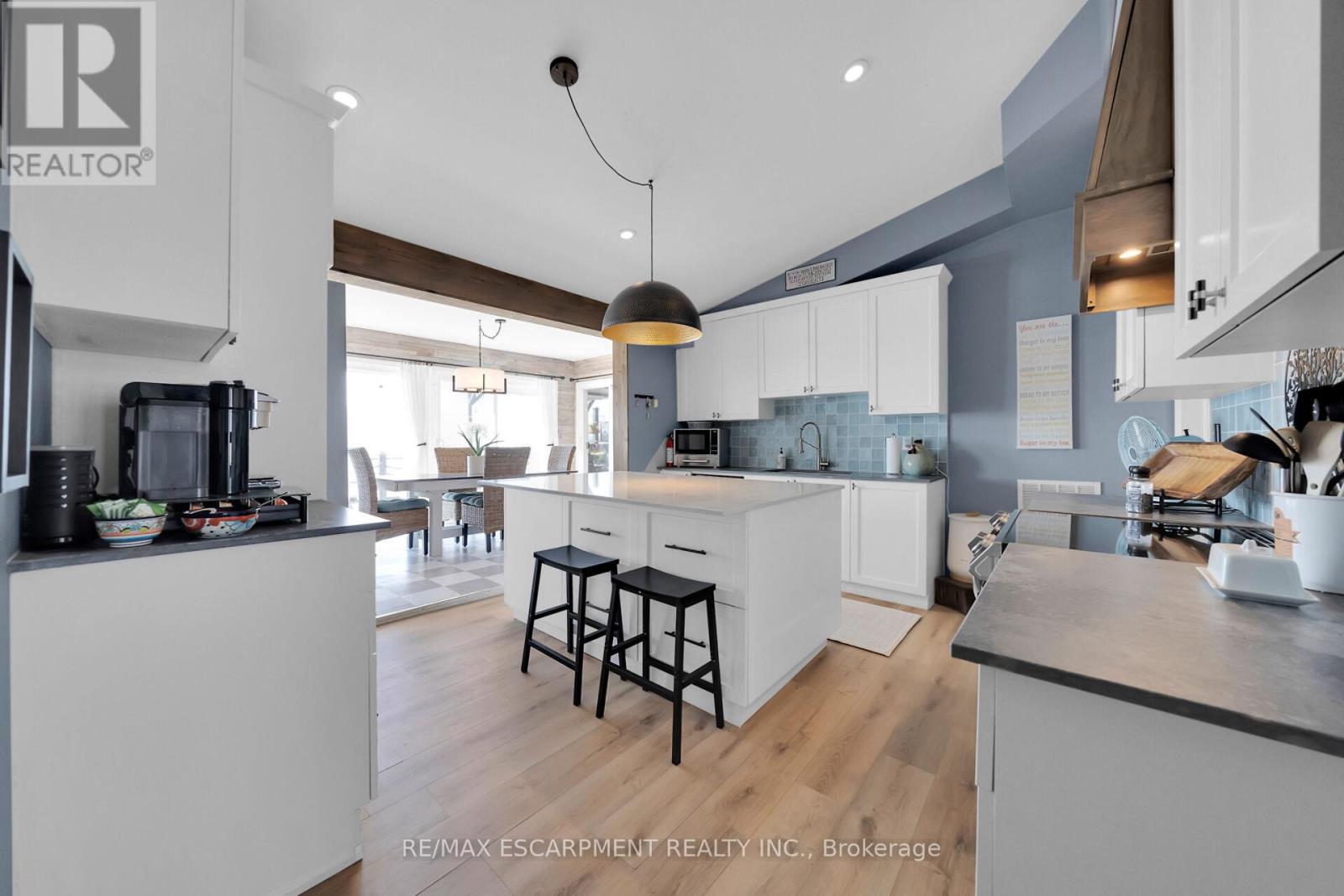 Photo 10 of 1200 Lakeshore Road, Haldimand ON