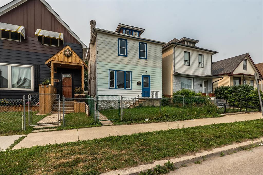 Photo 10 of 1464 Alexander Avenue, Winnipeg MB
