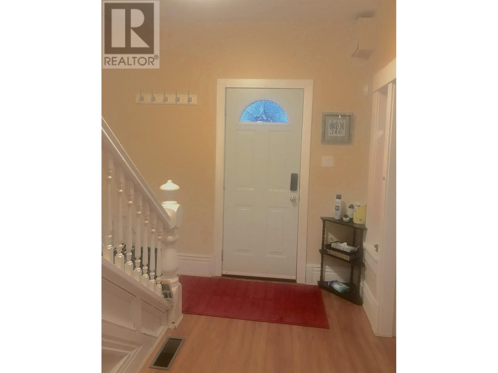 Photo 2 of 1111 Fifth Avenue, New Westminster BC