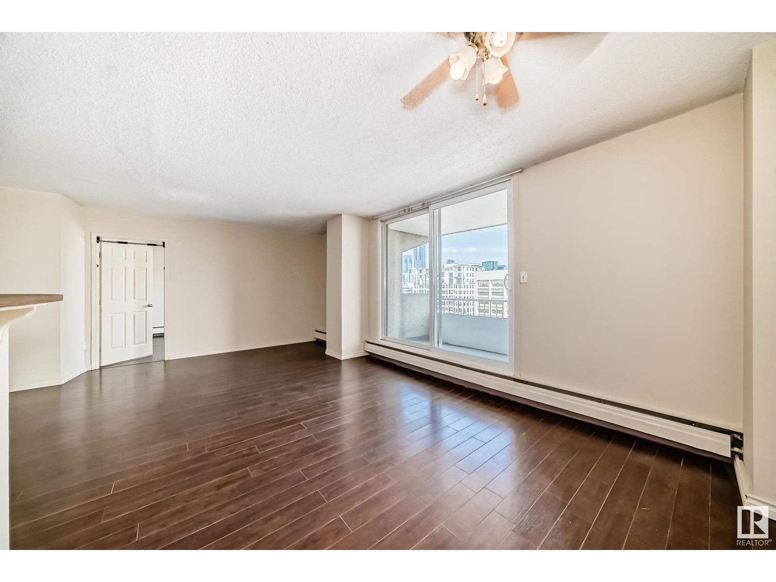 Photo 11 of 1601 9909 110 St Nw Nw, Edmonton AB