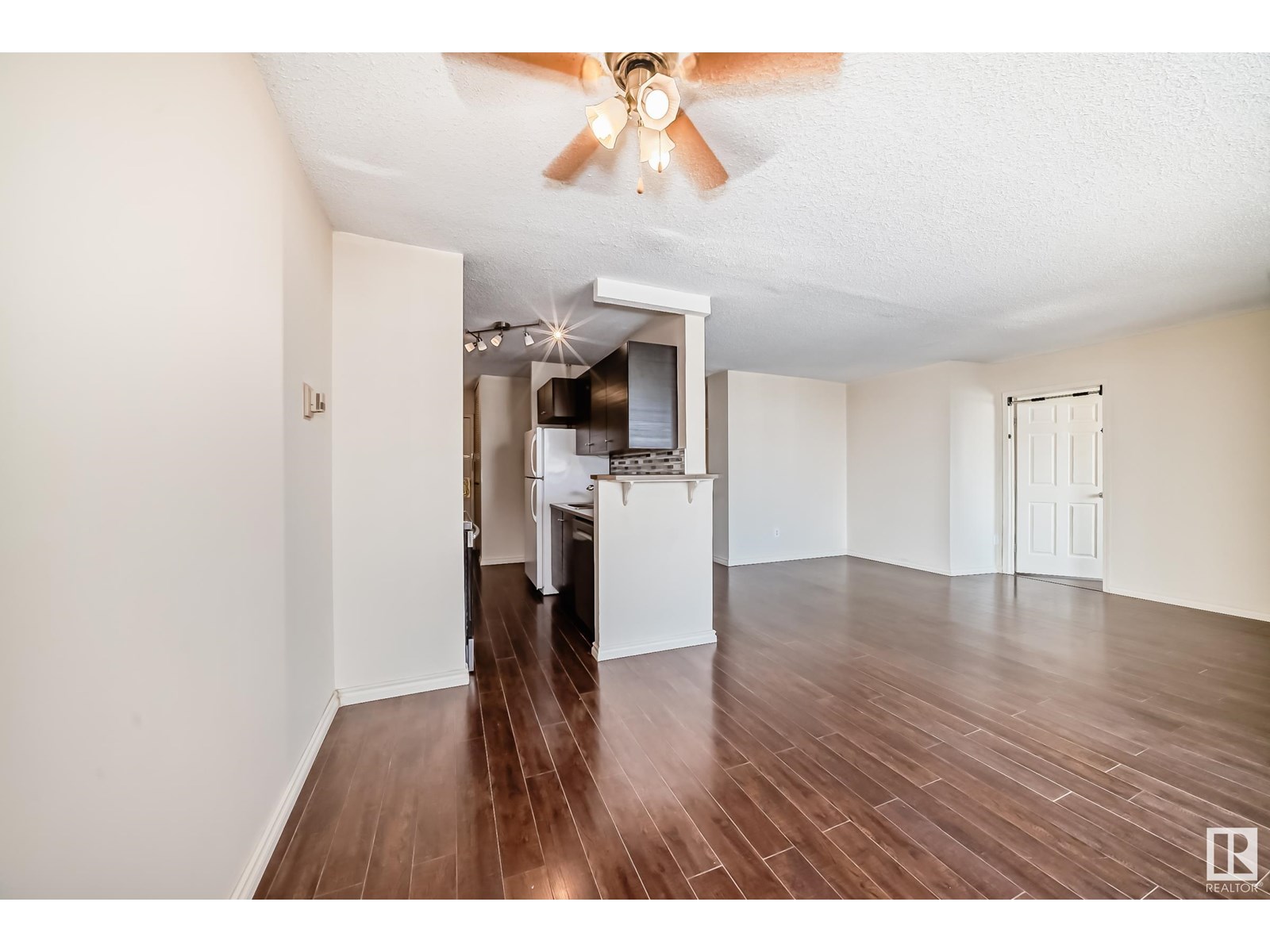 Photo 16 of 1601 9909 110 St Nw Nw, Edmonton AB