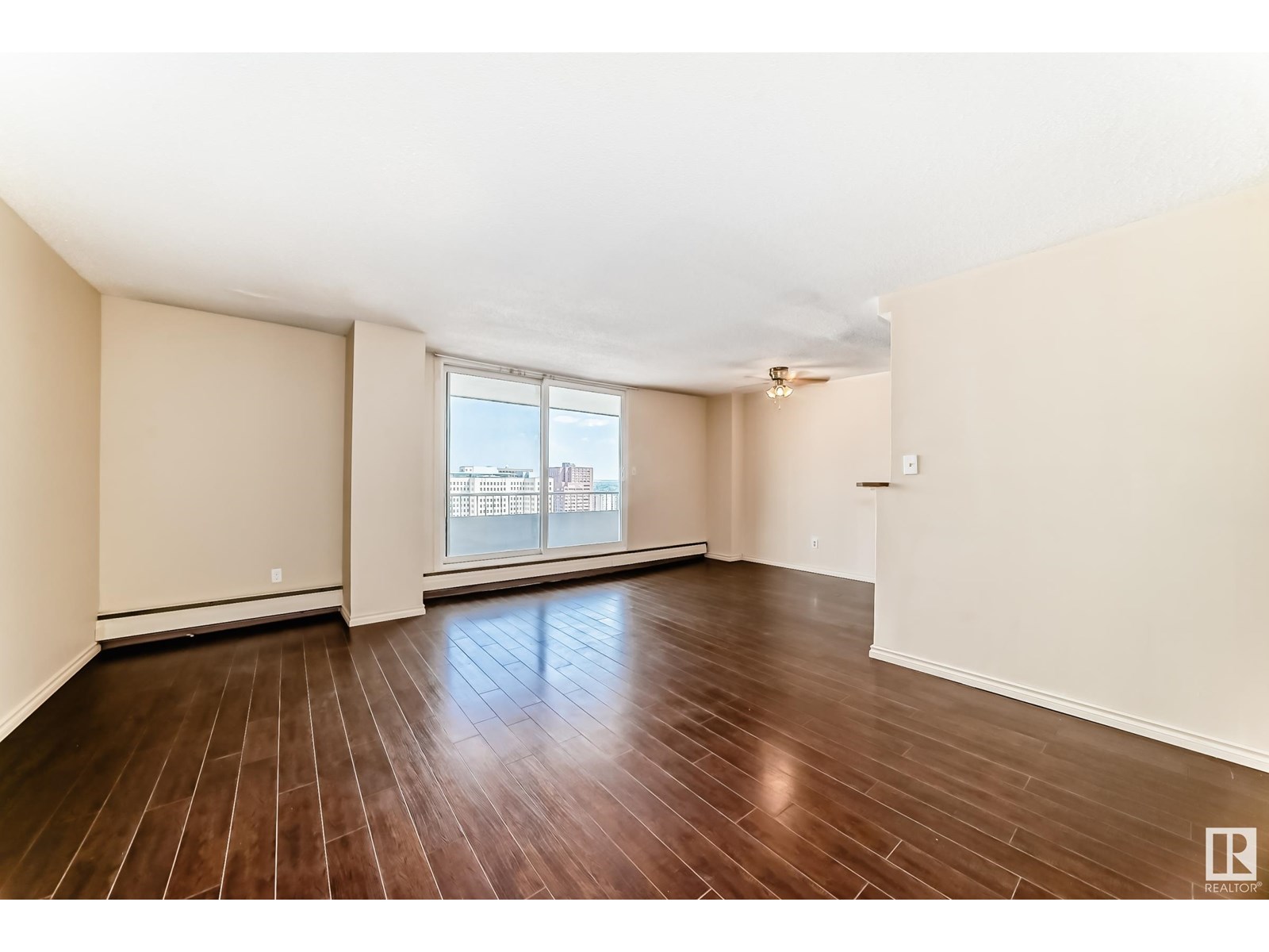 Photo 17 of 1601 9909 110 St Nw Nw, Edmonton AB