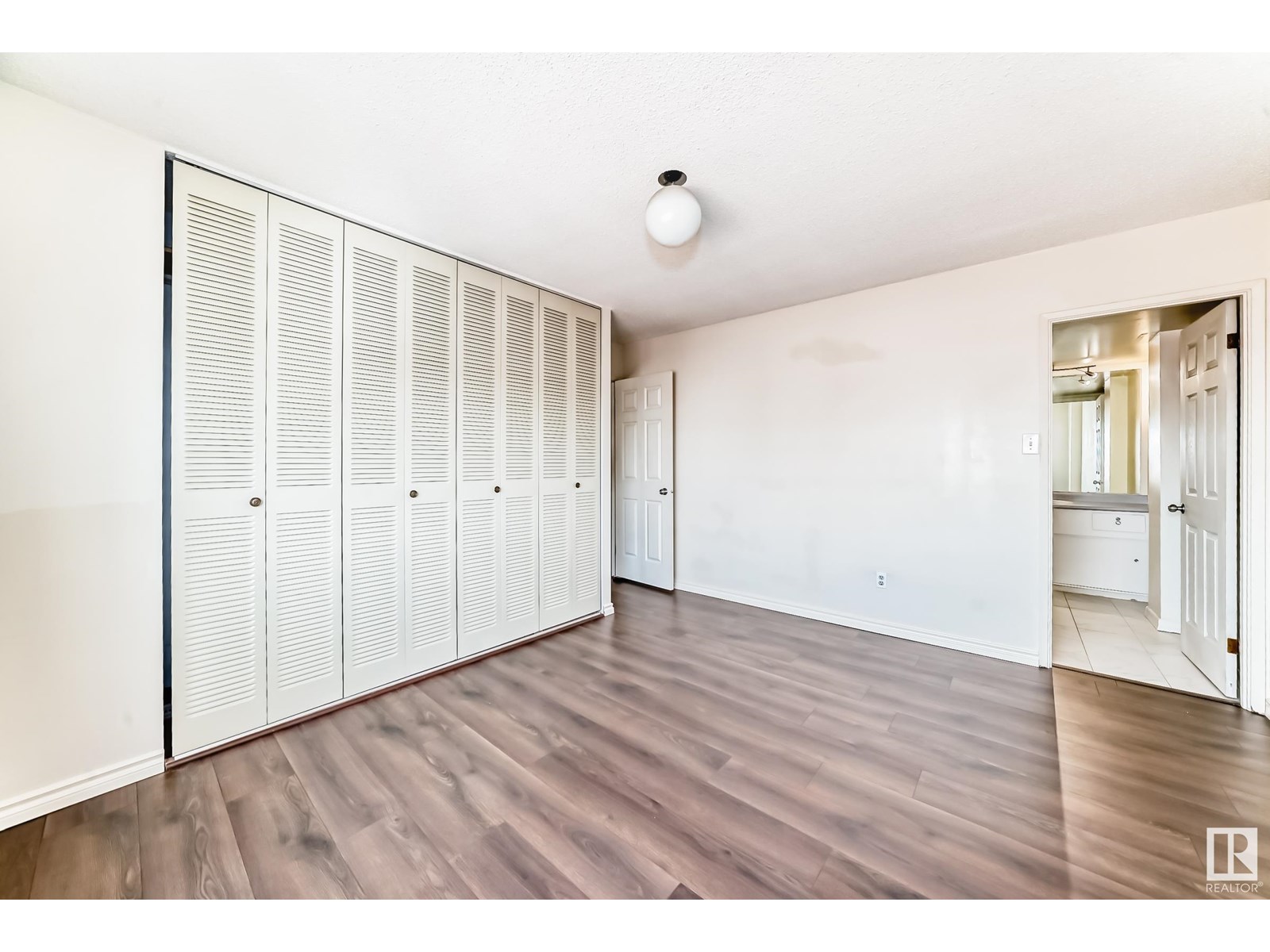 Photo 20 of 1601 9909 110 St Nw Nw, Edmonton AB