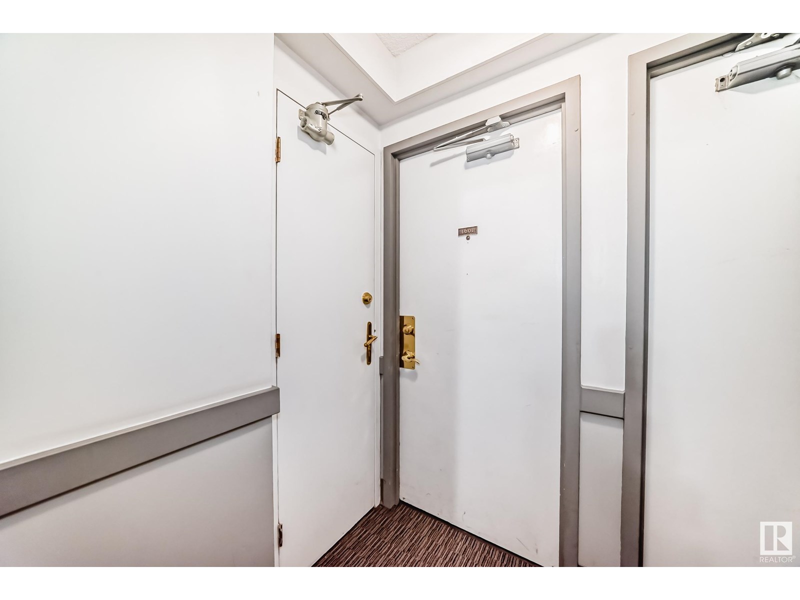 Photo 3 of 1601 9909 110 St Nw Nw, Edmonton AB
